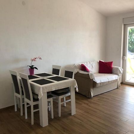 Beach Front Paradise Apartment Sukosan Bagian luar foto