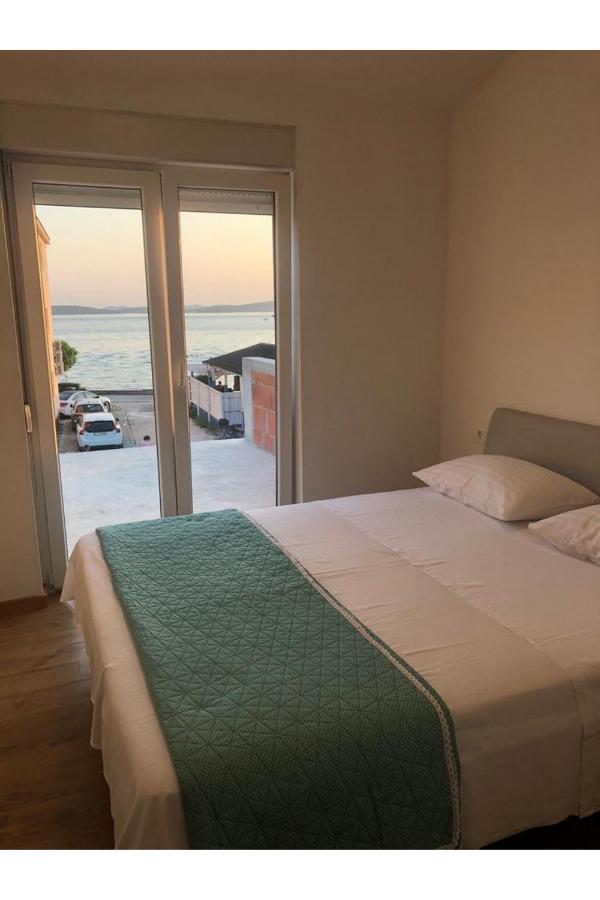 Beach Front Paradise Apartment Sukosan Bagian luar foto