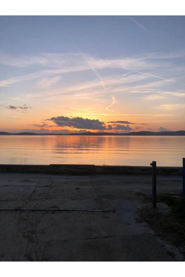 Beach Front Paradise Apartment Sukosan Bagian luar foto