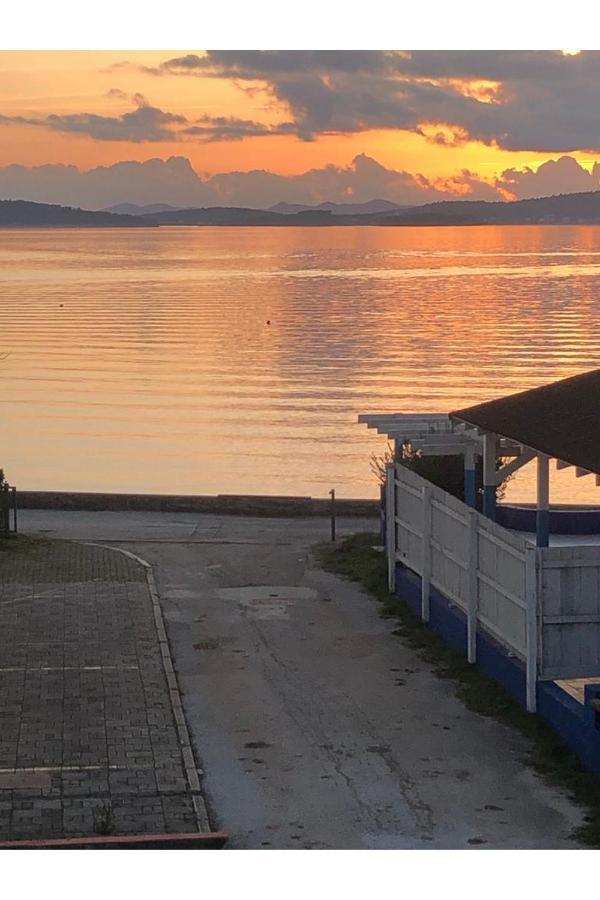 Beach Front Paradise Apartment Sukosan Bagian luar foto