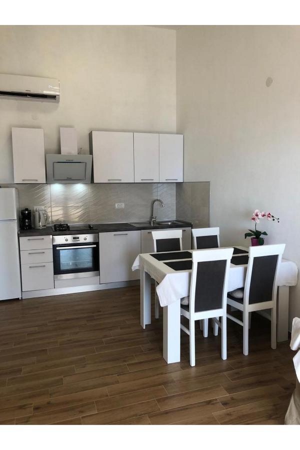 Beach Front Paradise Apartment Sukosan Bagian luar foto